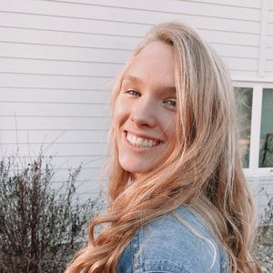 Meet your Posher, Leah